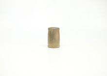 Load image into Gallery viewer, Tsutsu hanging vase