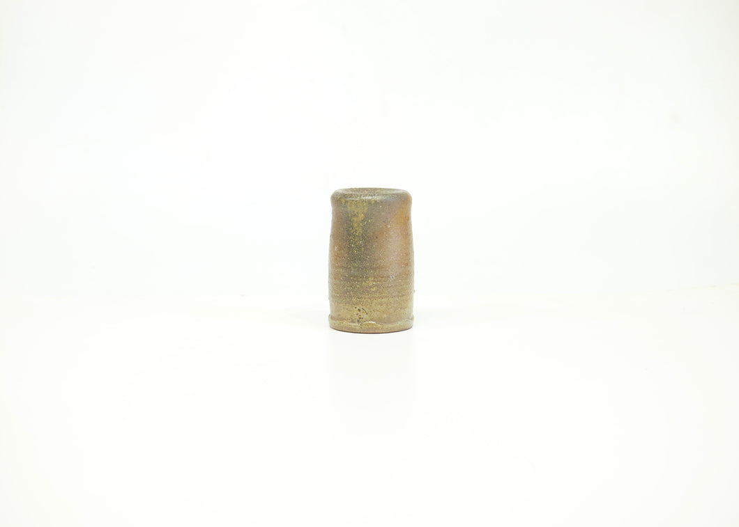 Tsutsu hanging vase