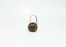 Load image into Gallery viewer, Bamboo basket with handle - S3Br