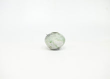Load image into Gallery viewer, Kotsubo hanging vase - K1