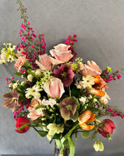 Load image into Gallery viewer, Valentine&#39;s Bouquet Pick-Me-Up